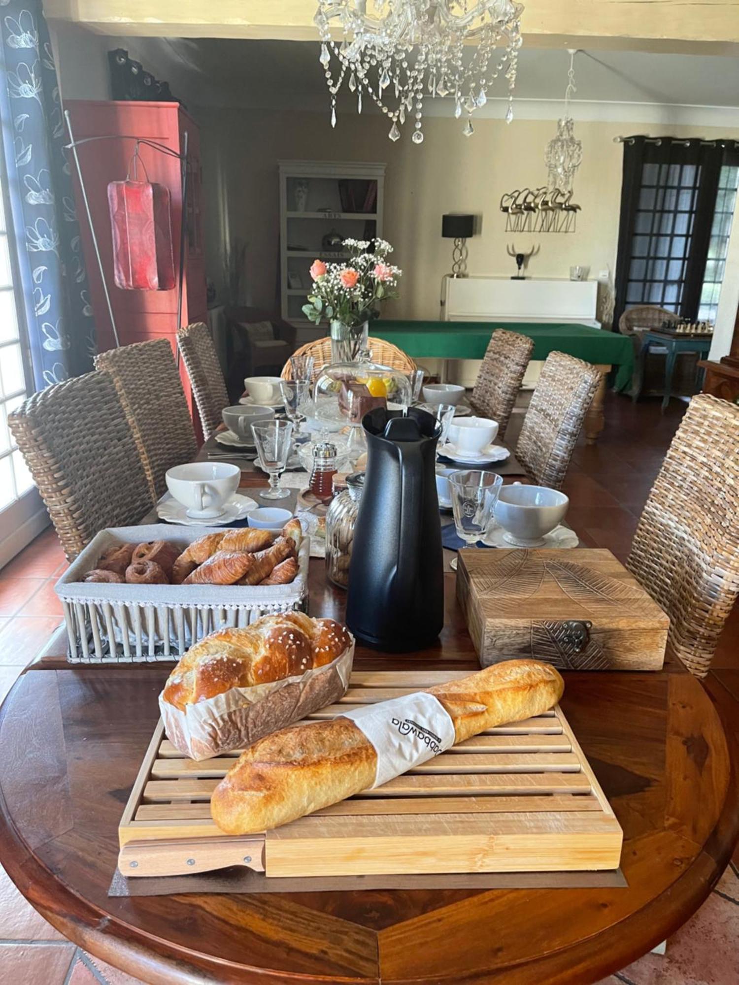 La Belle Chaumiere Bed and Breakfast Bretagne-de-Marsan Eksteriør billede