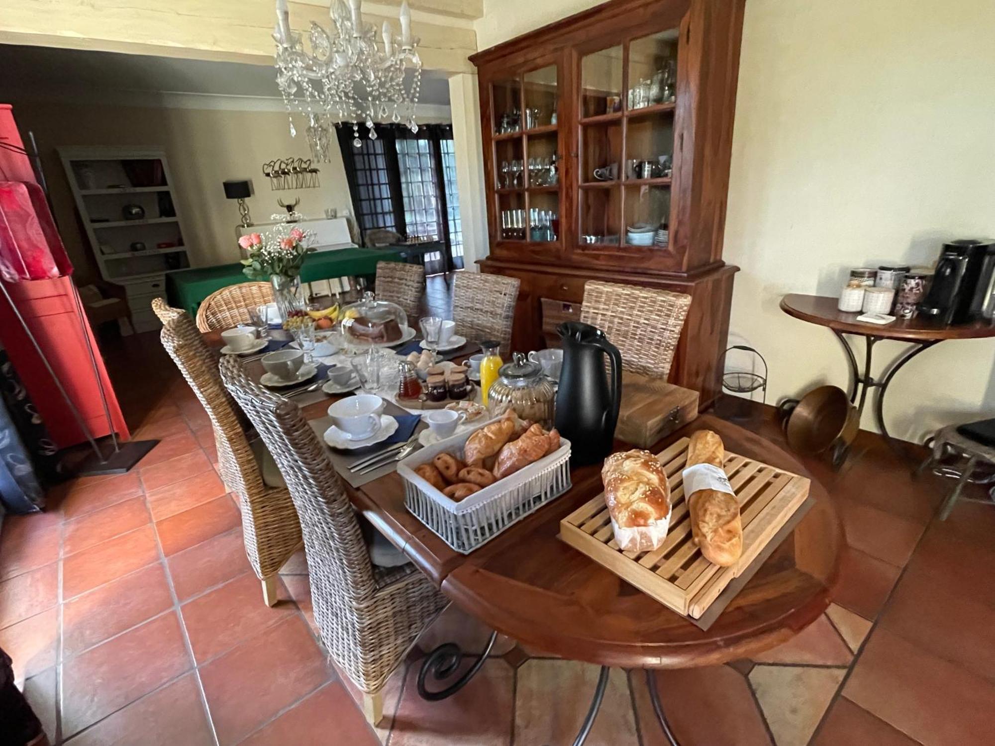 La Belle Chaumiere Bed and Breakfast Bretagne-de-Marsan Eksteriør billede