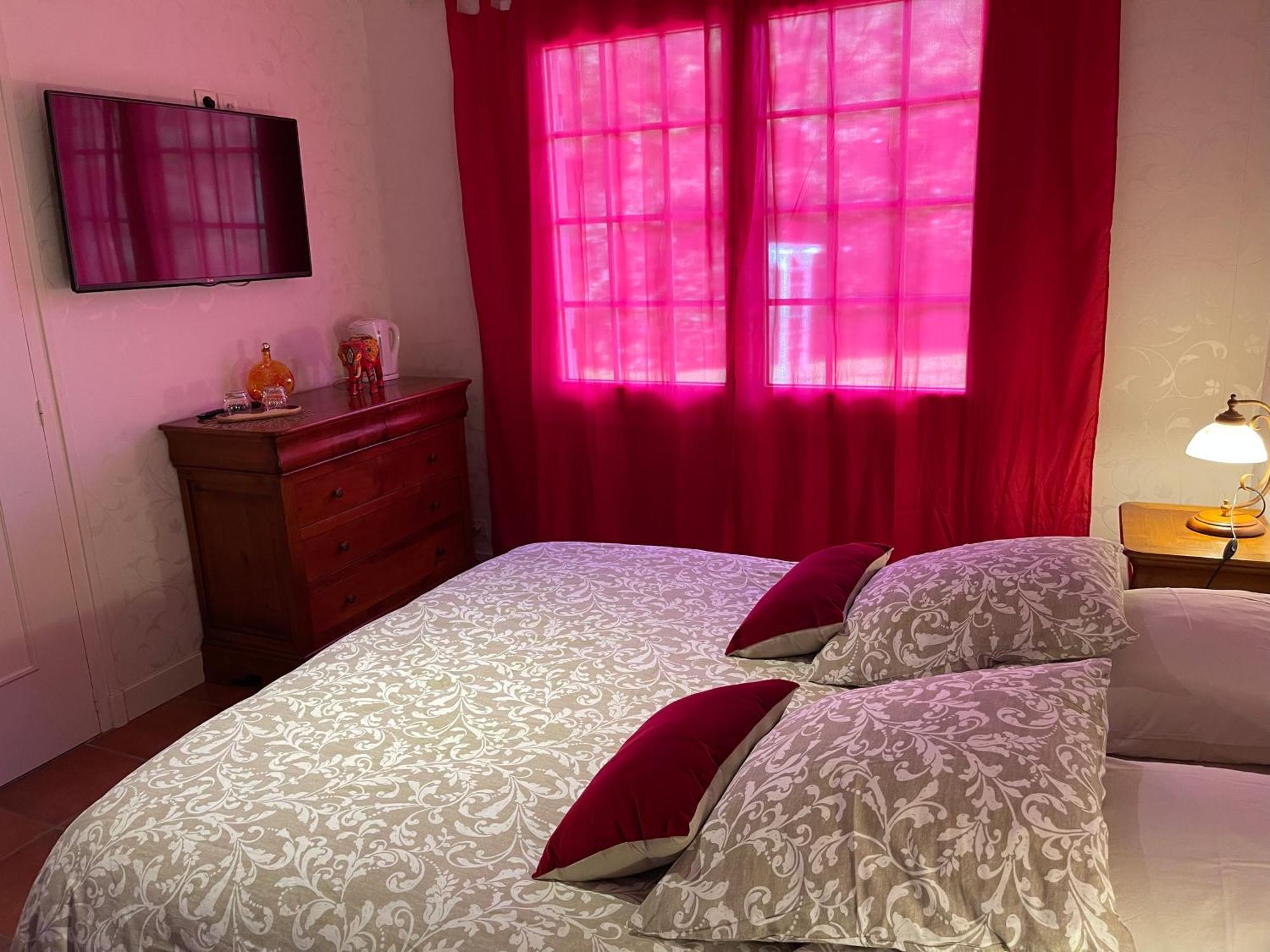 La Belle Chaumiere Bed and Breakfast Bretagne-de-Marsan Eksteriør billede